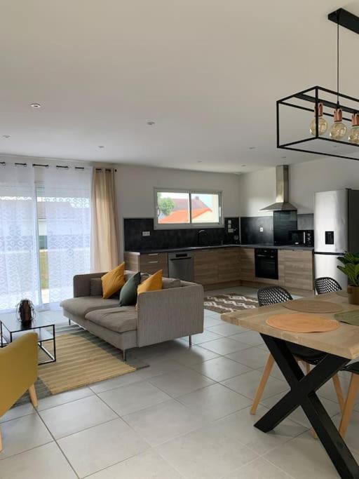 Charmante Villa Châtellerault Exteriör bild